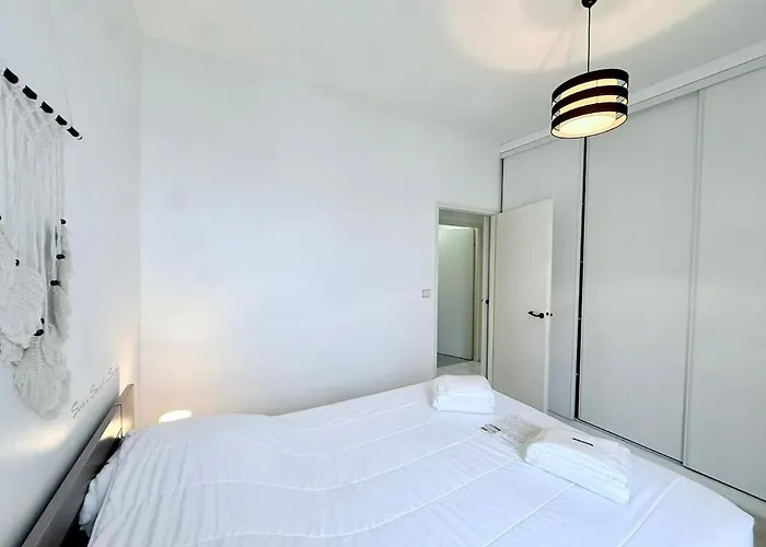 Detente Cote Port Et Cure Thermale